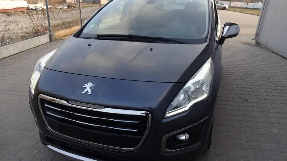 PEUGEOT 3008 -