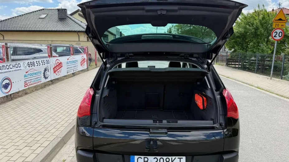 PEUGEOT 3008 -