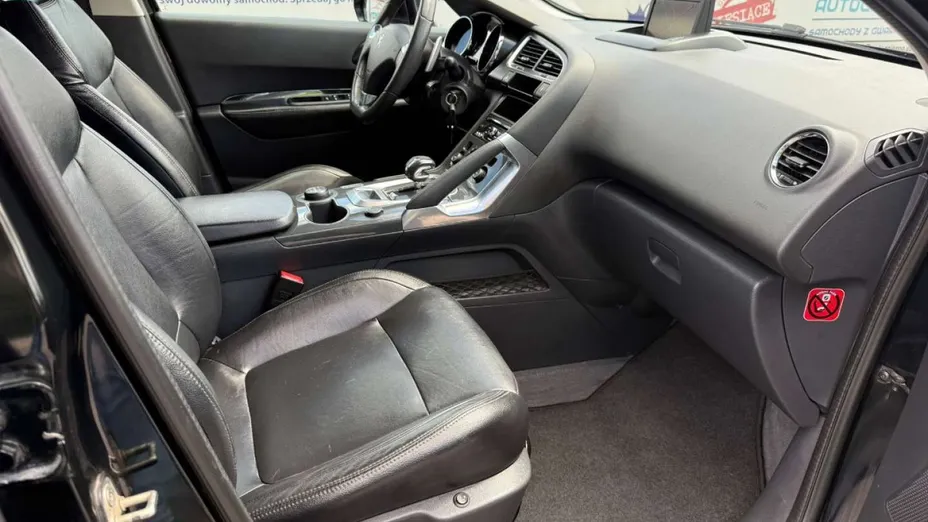 PEUGEOT 3008 -