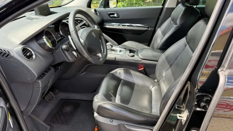 PEUGEOT 3008 -