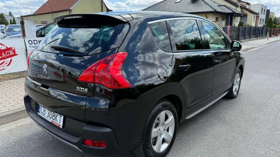 PEUGEOT 3008 -