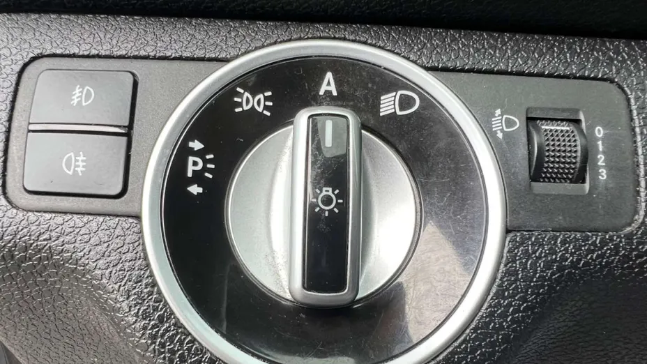 MERCEDES-BENZ C Klasa -