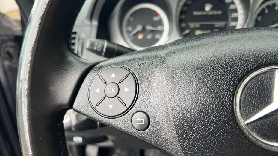 MERCEDES-BENZ C Klasa -