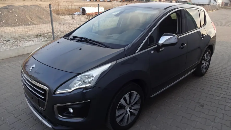 PEUGEOT 3008 -