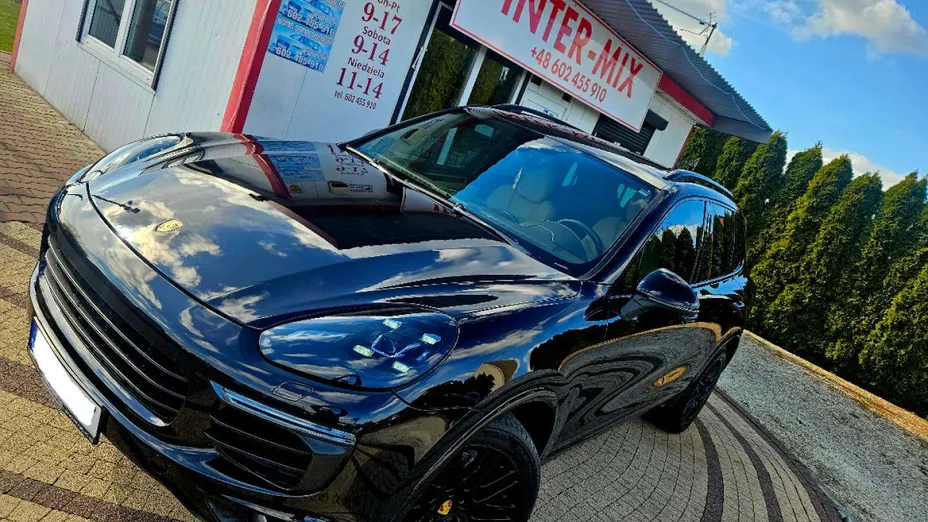 PORSCHE Cayenne -