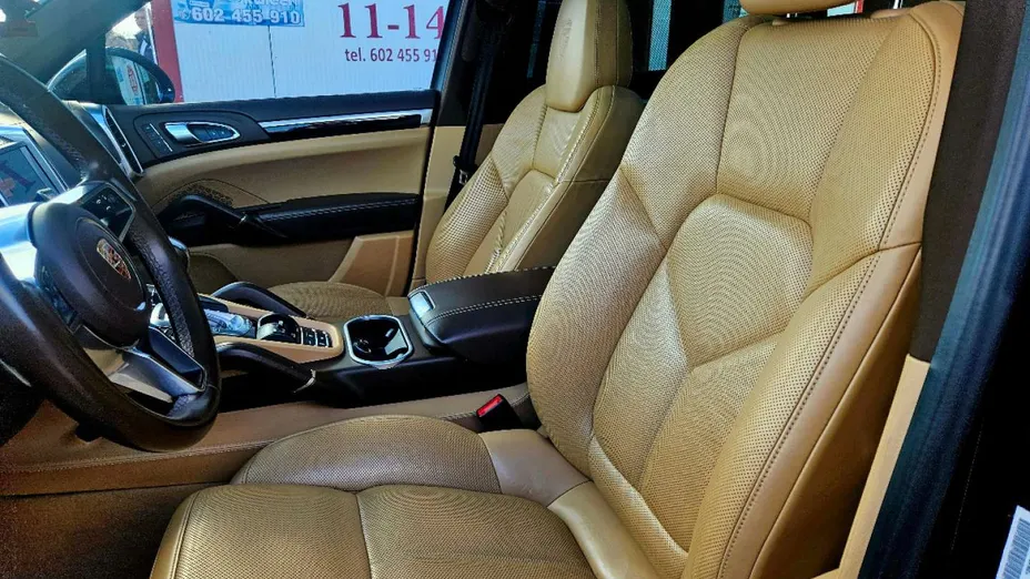 PORSCHE Cayenne -