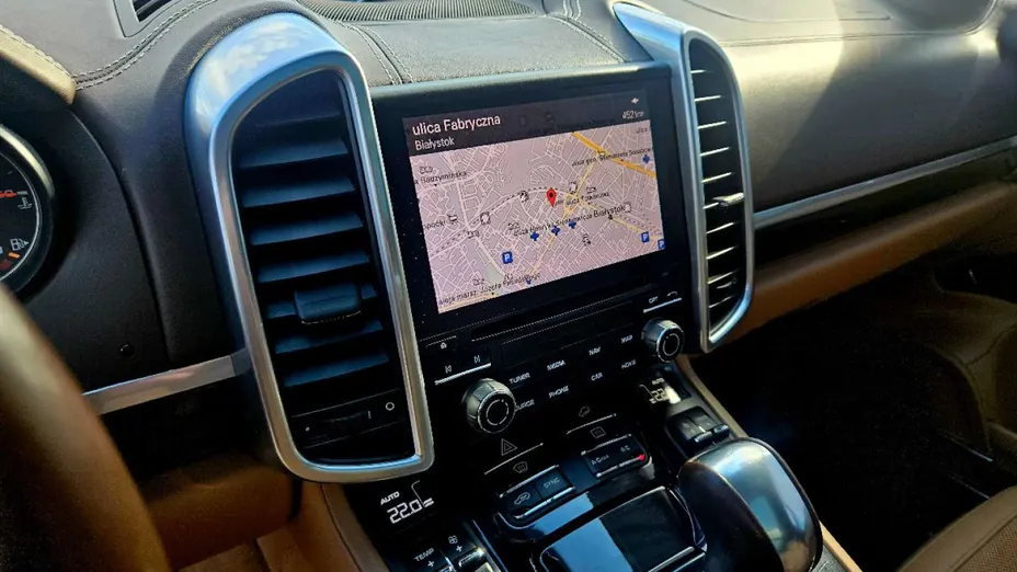 PORSCHE Cayenne -