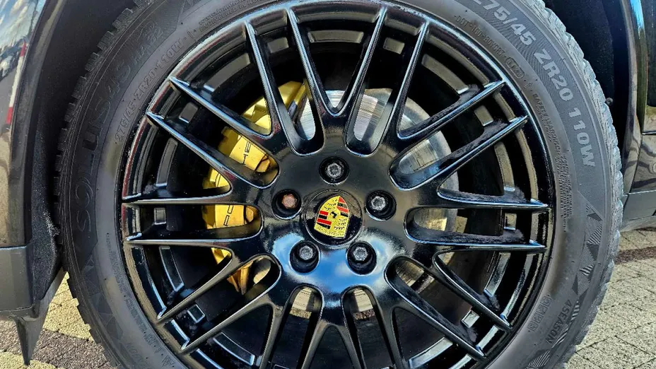 PORSCHE Cayenne -