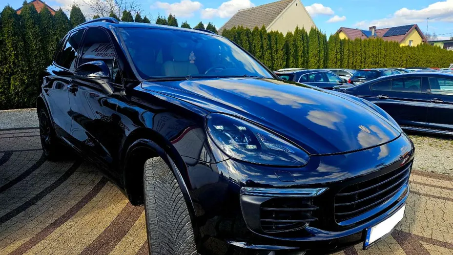 PORSCHE Cayenne -