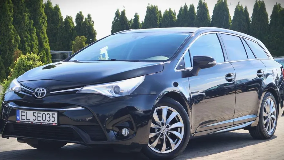 TOYOTA Avensis -