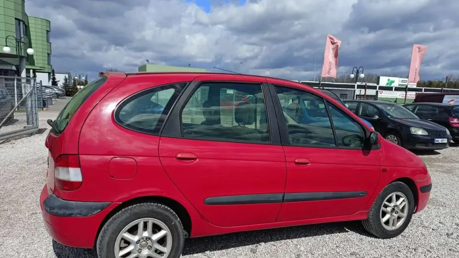 RENAULT Scenic -
