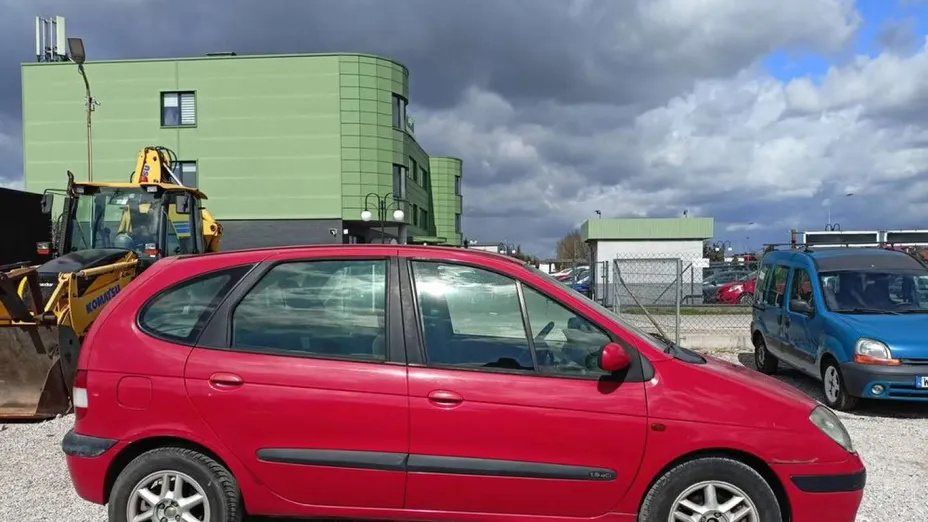 RENAULT Scenic -