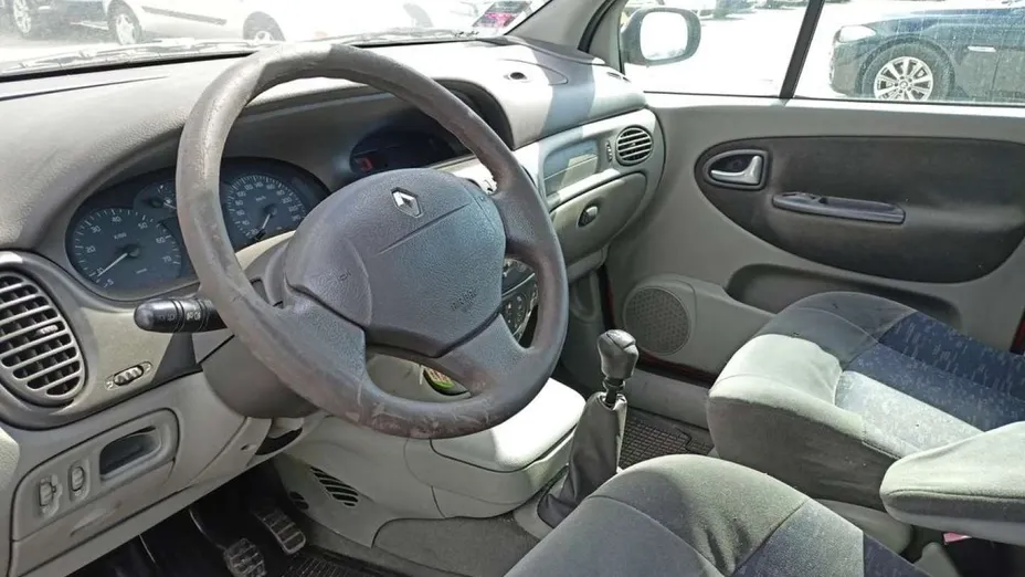 RENAULT Scenic -
