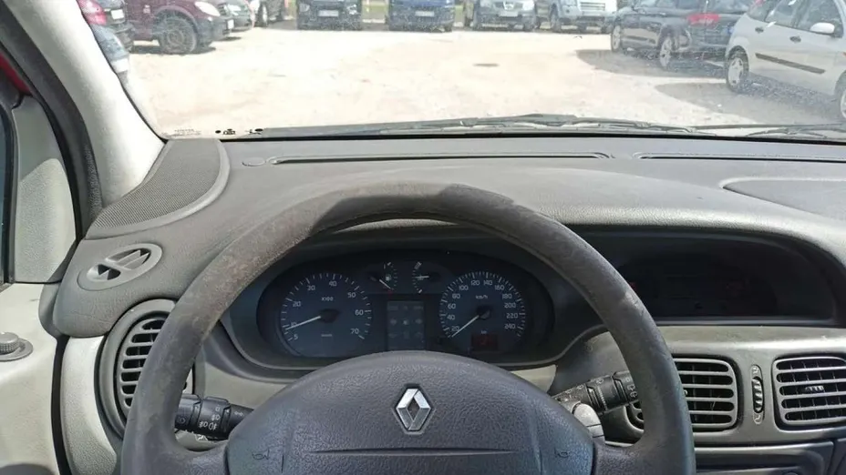 RENAULT Scenic -