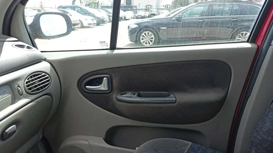 RENAULT Scenic -
