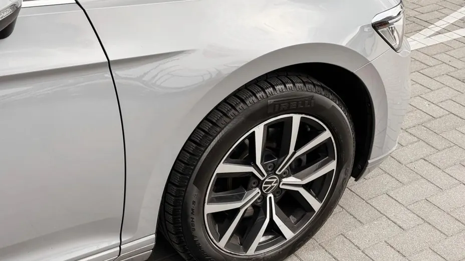 VOLKSWAGEN Passat -