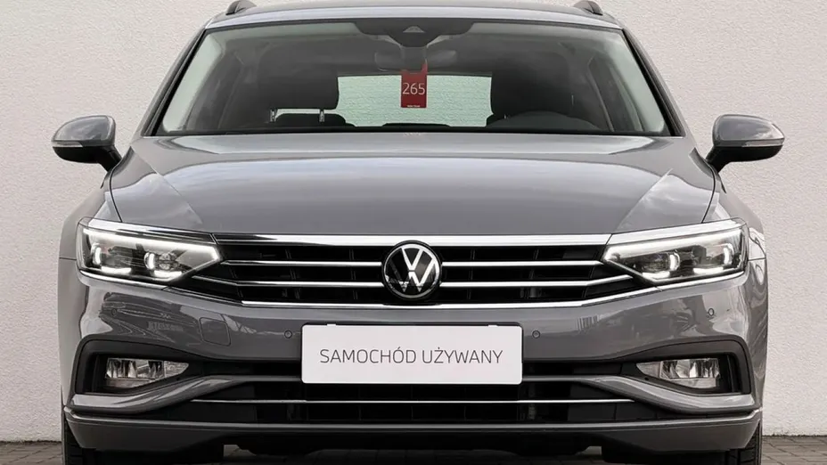 VOLKSWAGEN Passat -