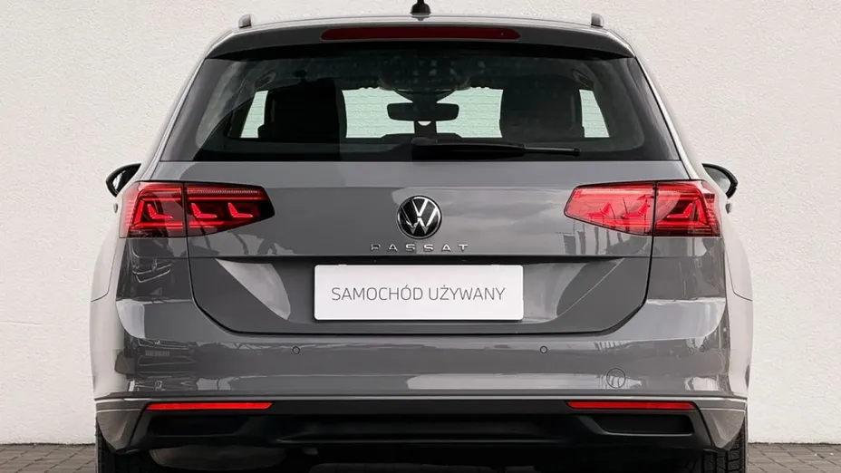 VOLKSWAGEN Passat -