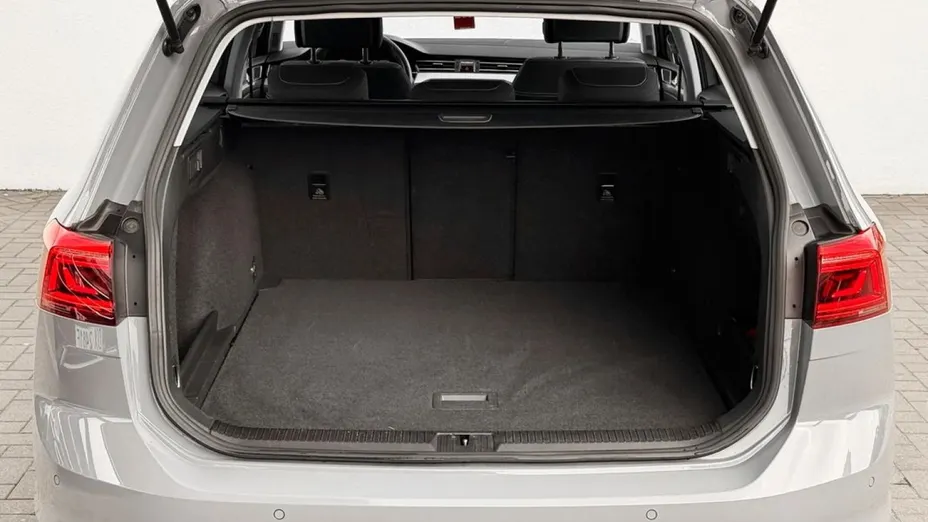 VOLKSWAGEN Passat -