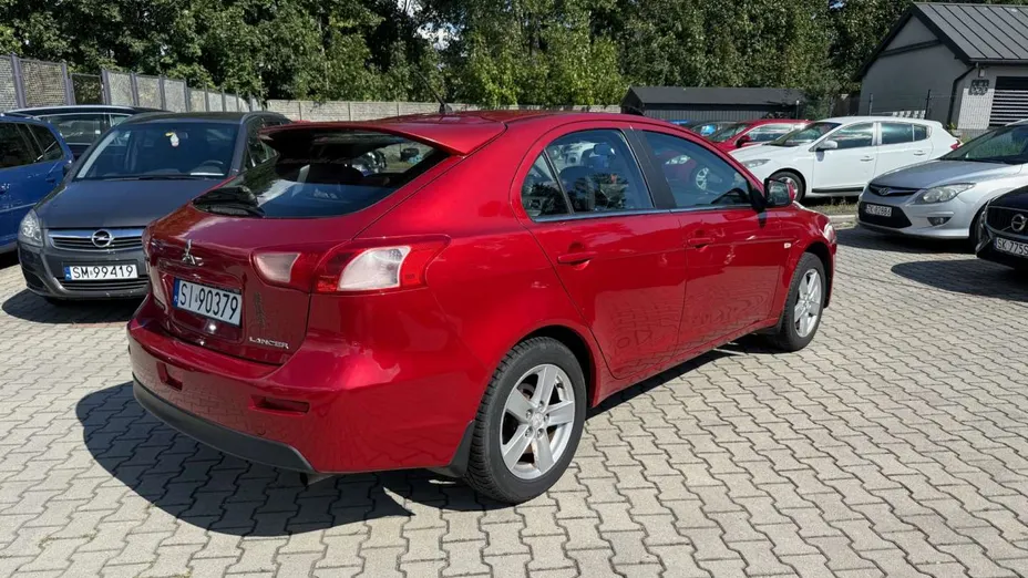 MITSUBISHI Lancer -