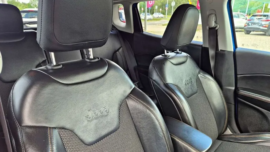 JEEP Compass -