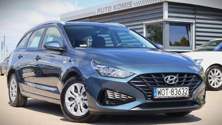 HYUNDAI i30 -