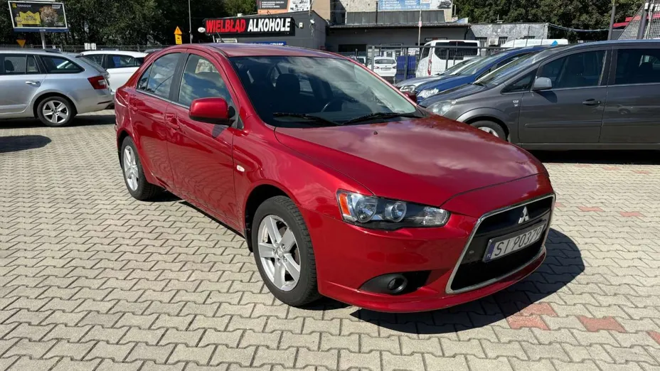 MITSUBISHI Lancer -