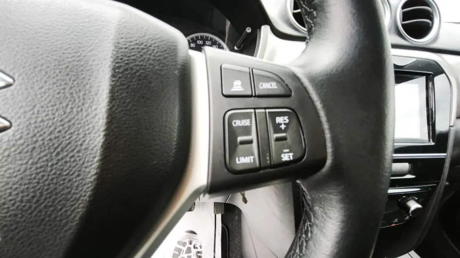 SUZUKI Vitara -