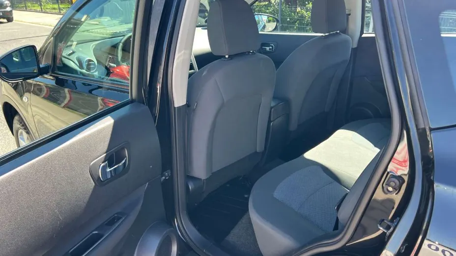NISSAN Qashqai -