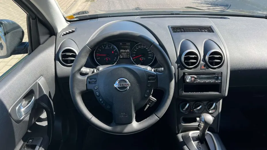 NISSAN Qashqai -