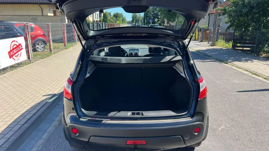 NISSAN Qashqai -