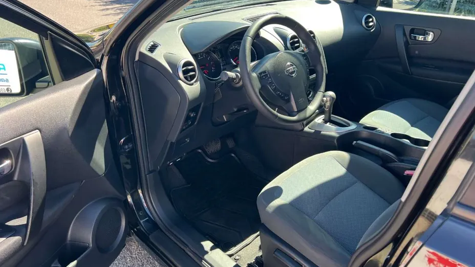 NISSAN Qashqai -