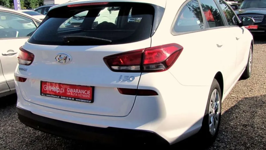 HYUNDAI i30 -