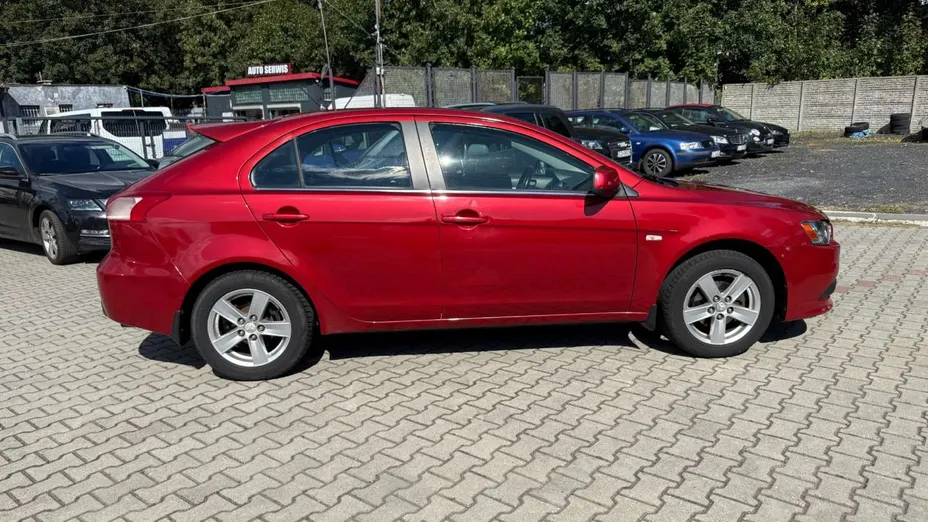 MITSUBISHI Lancer -