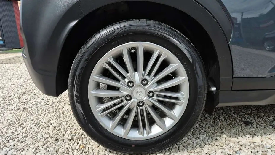 HYUNDAI Kona -