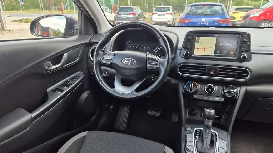HYUNDAI Kona -