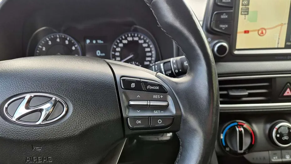 HYUNDAI Kona -