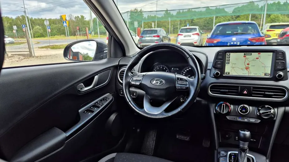 HYUNDAI Kona -