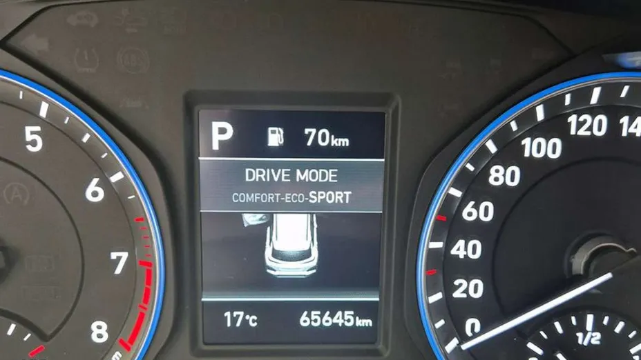 HYUNDAI Kona -