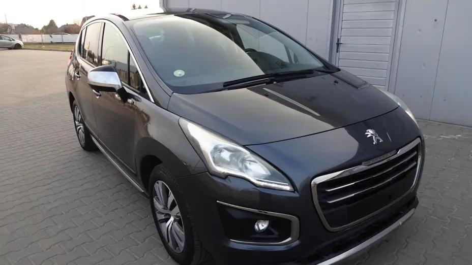 PEUGEOT 3008 -