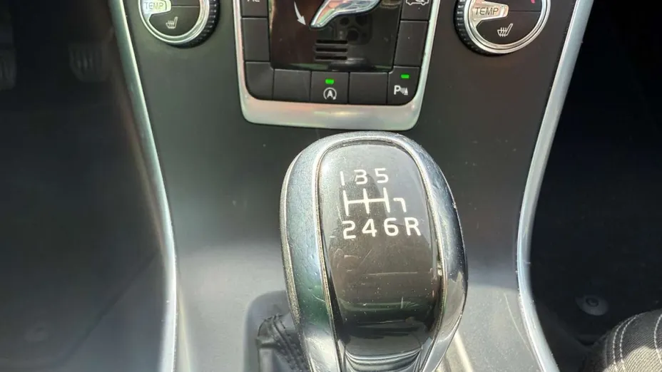 VOLVO XC60 -