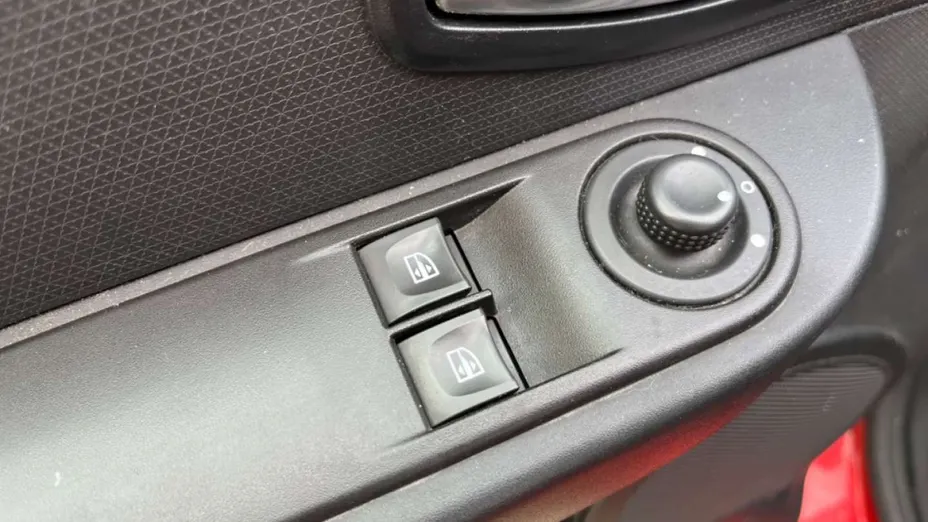 RENAULT Clio -