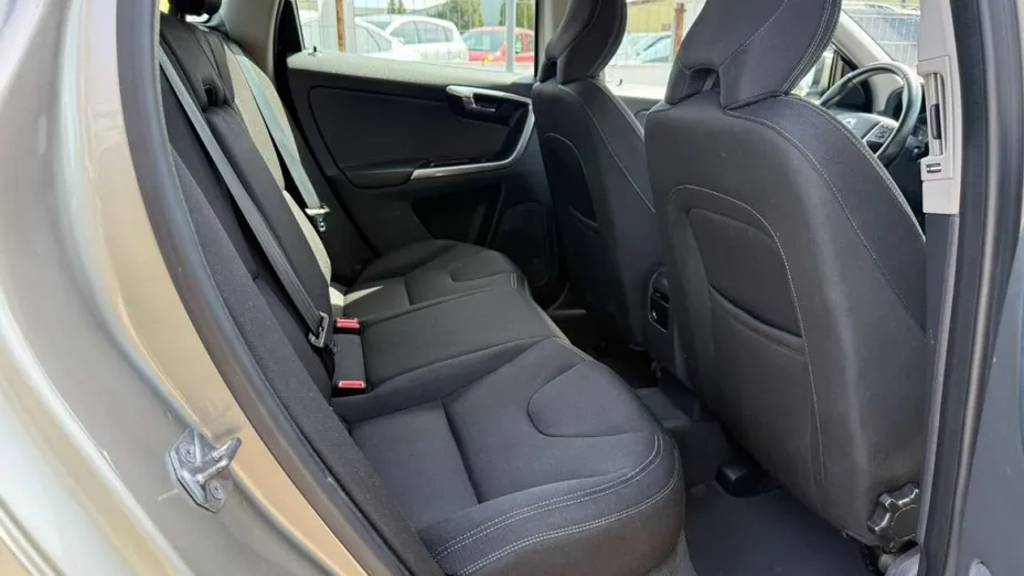 VOLVO XC60 -