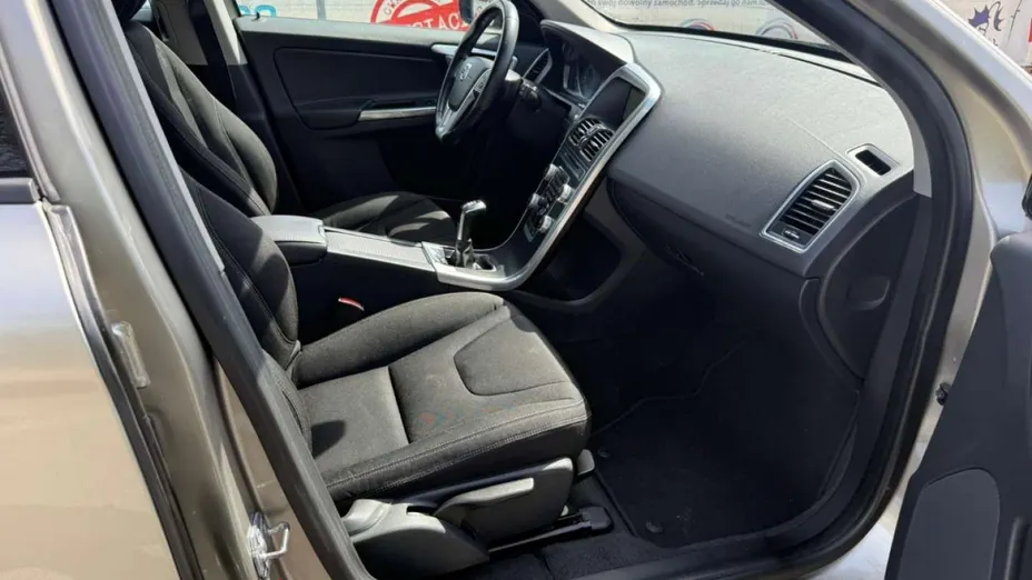 VOLVO XC60 -