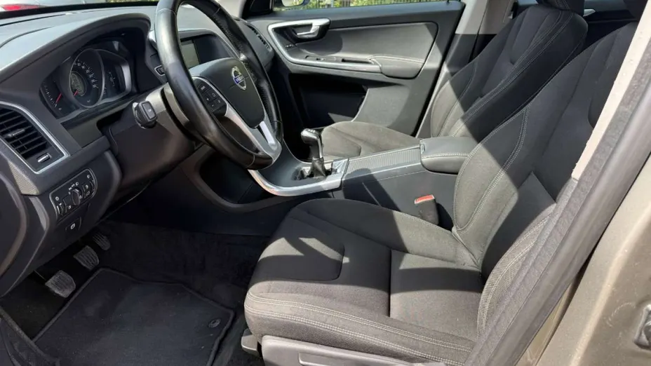 VOLVO XC60 -