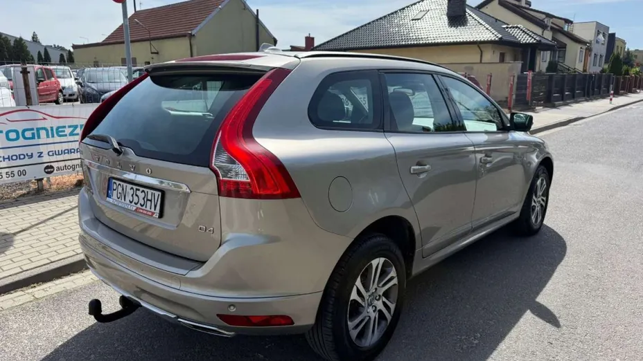 VOLVO XC60 -