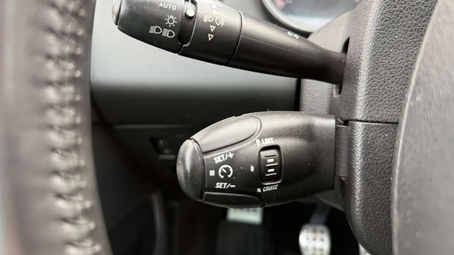 PEUGEOT 308 -