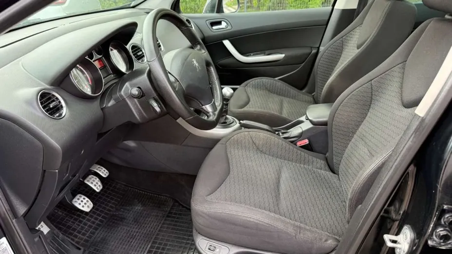 PEUGEOT 308 -