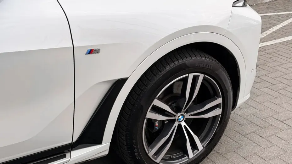 BMW X7 -