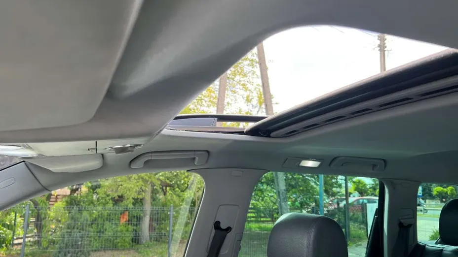 VOLKSWAGEN Touareg -